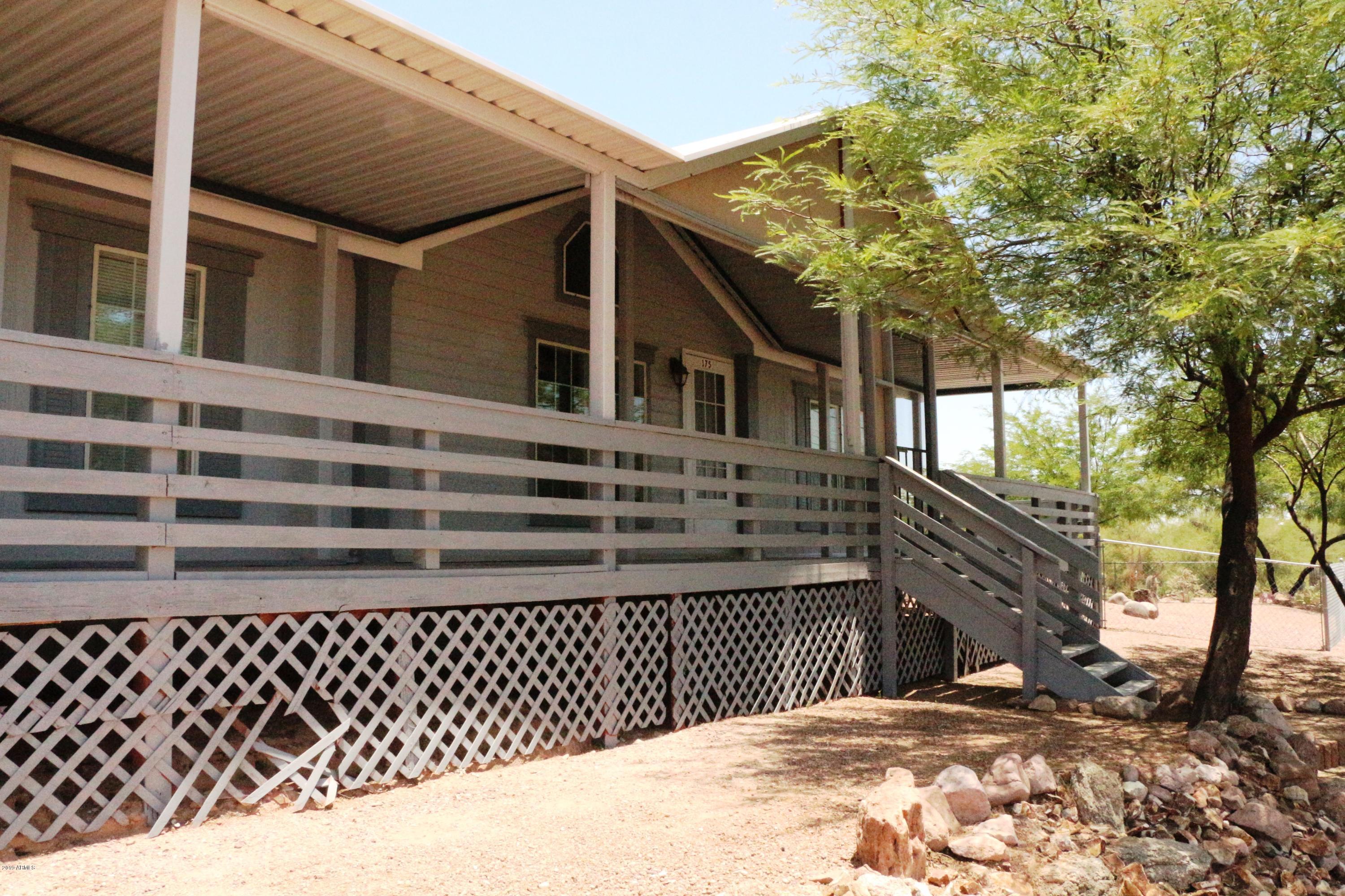 175 North Tomahawk Road Apache Junction, AZ 85119 - Photo 3 of 32 0004