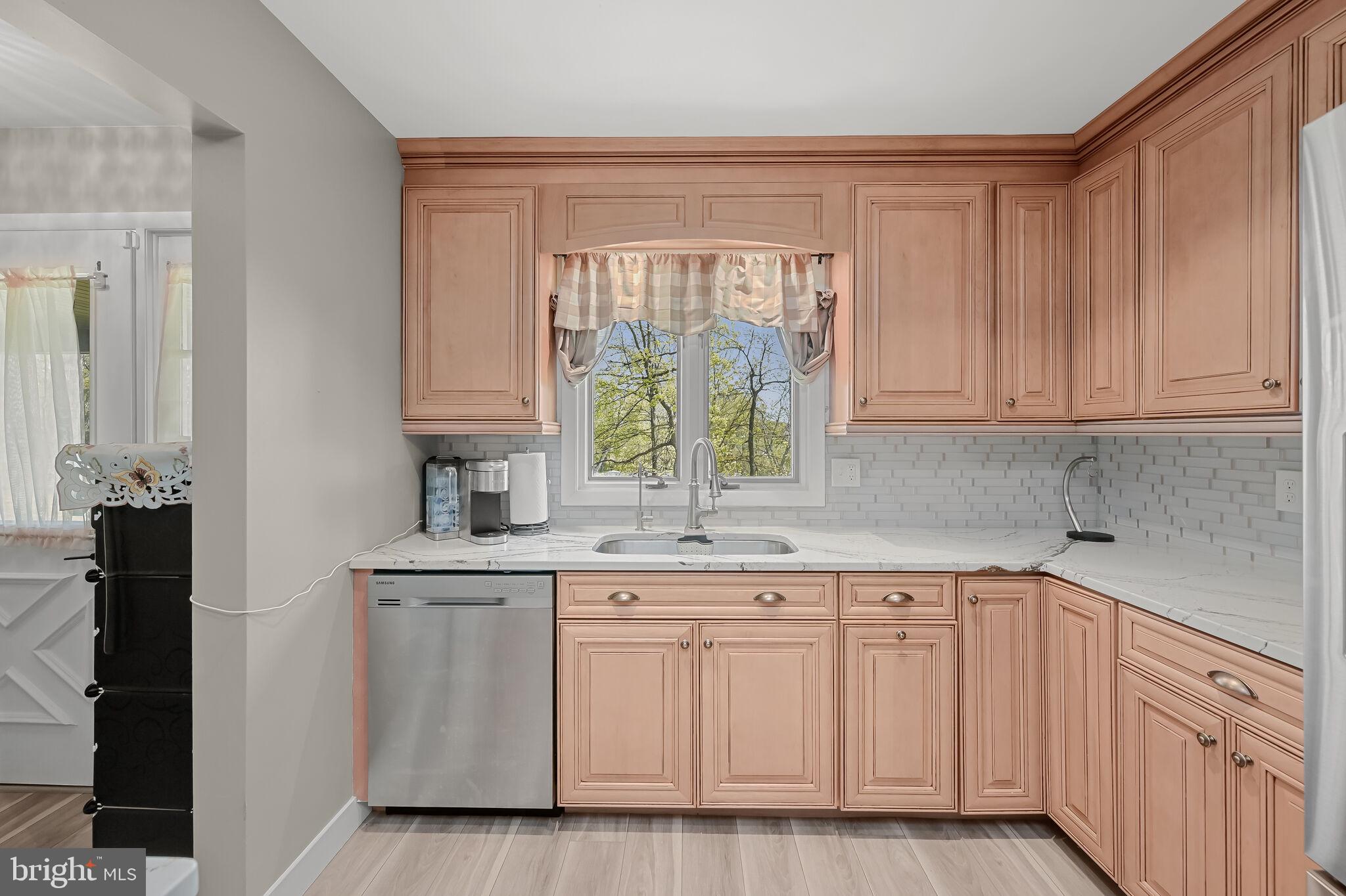 4958 Wentz Road Manchester, MD 21102 - Photo 8 of 55 Eat-In Kitchen | Quartz Countertops