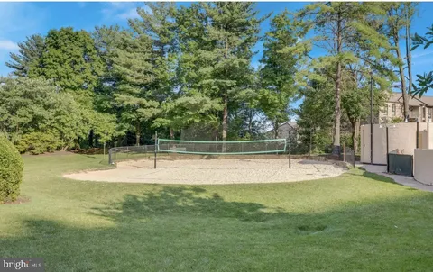 $369,999 | 307 Yoakum Parkway, Unit 706, Alexandria, VA 22304