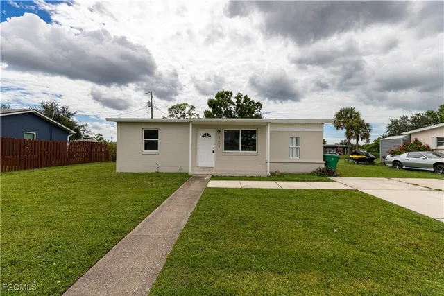 $1,500 | 21043 Bersell Avenue, Port Charlotte, FL 33952