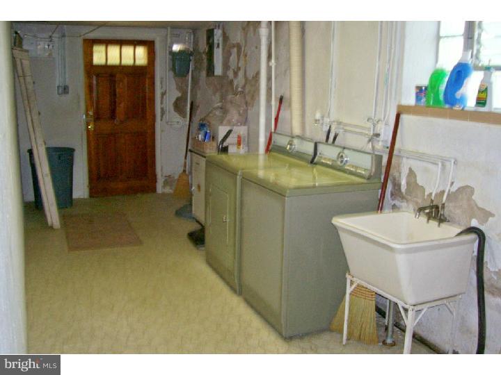 2021 Foster Street Philadelphia, PA 19116 - Photo 13 of 16 Laundry Room