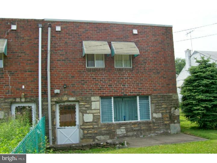 2021 Foster Street Philadelphia, PA 19116 - Photo 15 of 16 Exterior Back