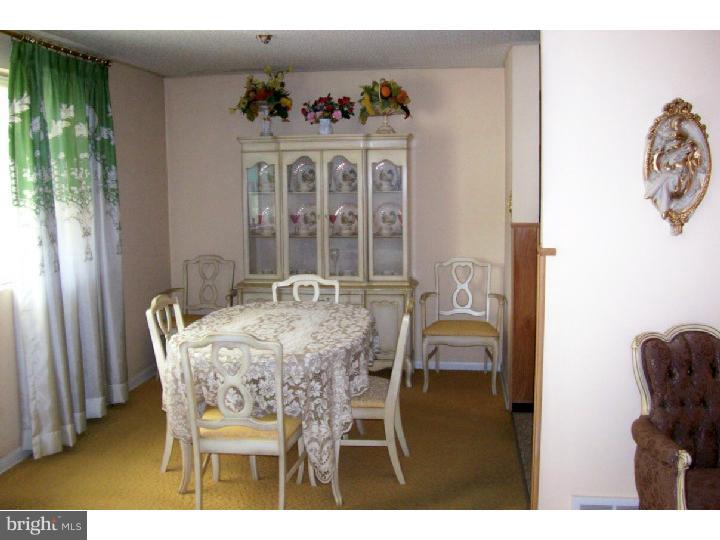 2021 Foster Street Philadelphia, PA 19116 - Photo 4 of 16 Dining Room