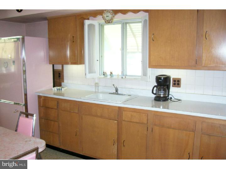 2021 Foster Street Philadelphia, PA 19116 - Photo 5 of 16 Kitchen
