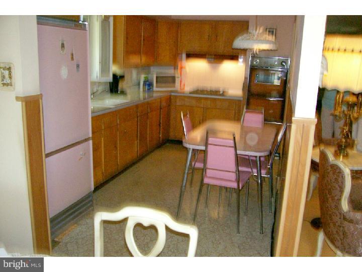 2021 Foster Street Philadelphia, PA 19116 - Photo 6 of 16 Kitchen