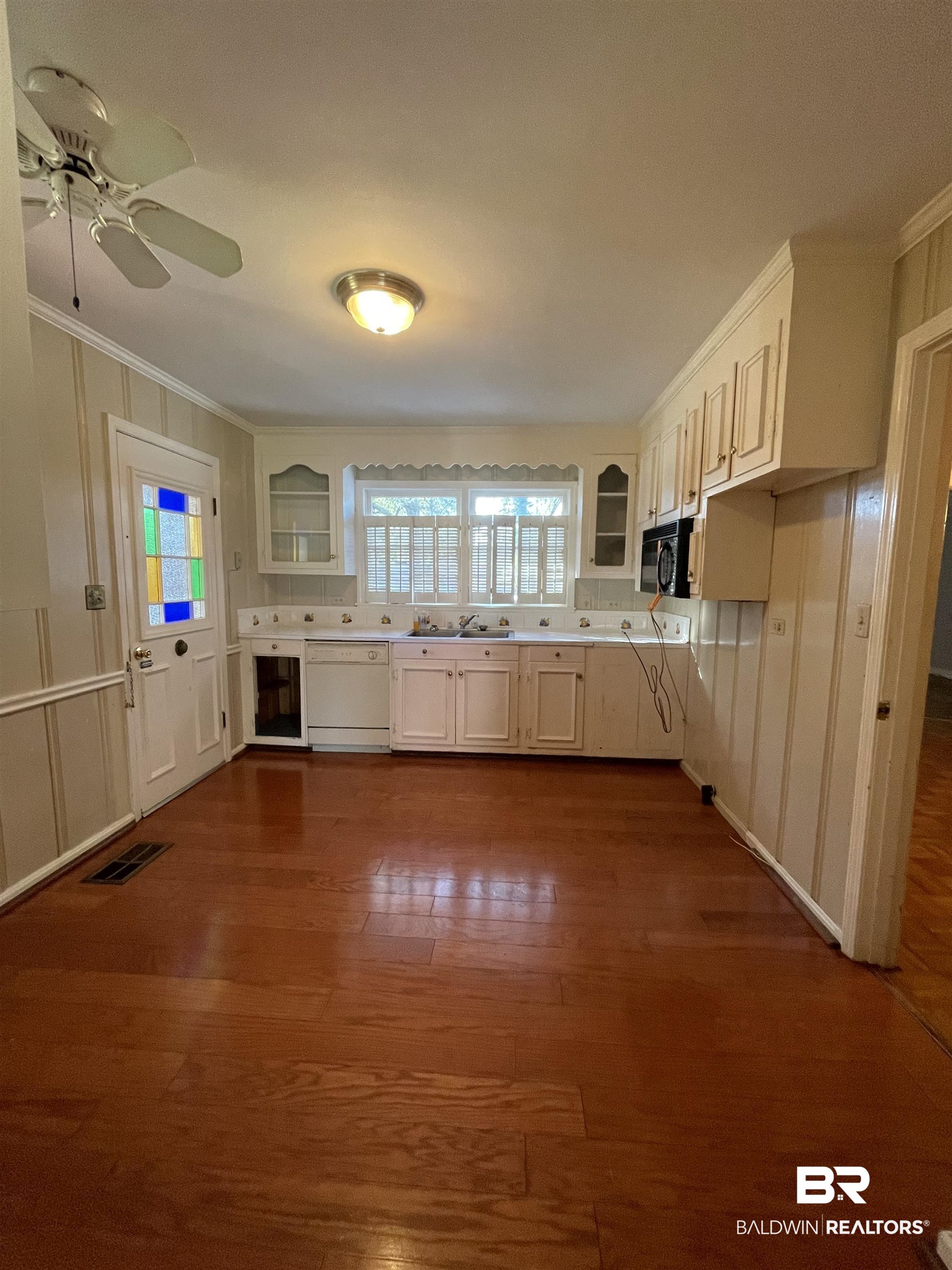 28 Confederate Circle Monroeville, AL 36460 - Photo 13 of 25 Kitchen