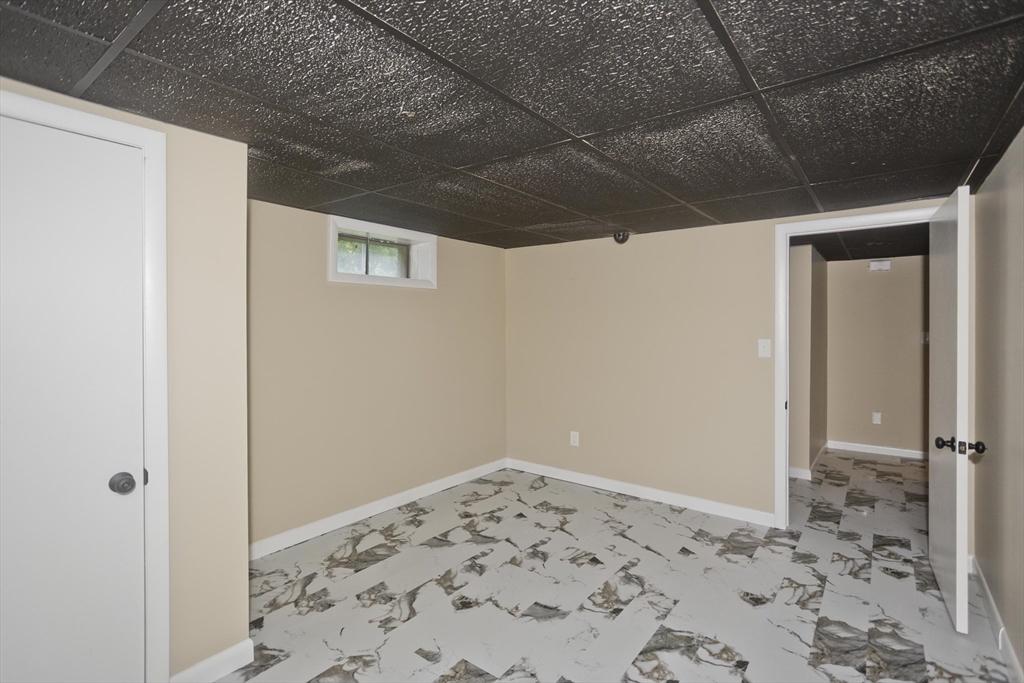 276 Spikenard Circle Springfield, MA 01129 - Photo 32 of 39