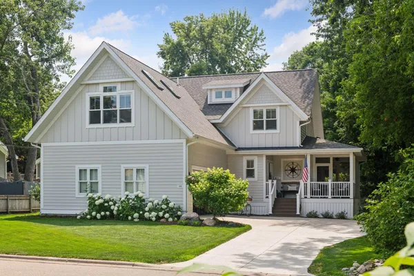 $1,750,000 | 180 Bell Street, Excelsior, MN 55331