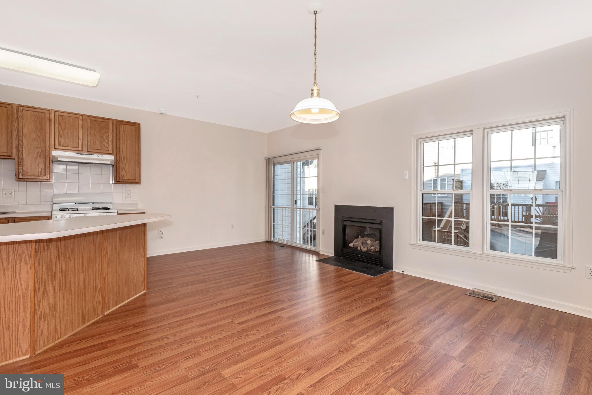 18034 Rockingham Place Germantown, MD 20874 - Photo 13 of 38 Table-space kitchen