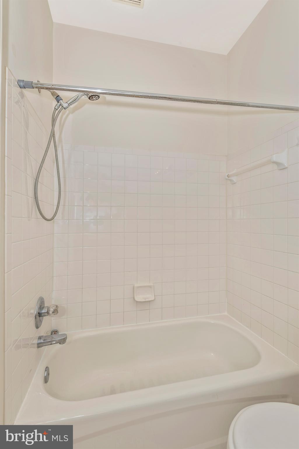 18034 Rockingham Place Germantown, MD 20874 - Photo 29 of 38