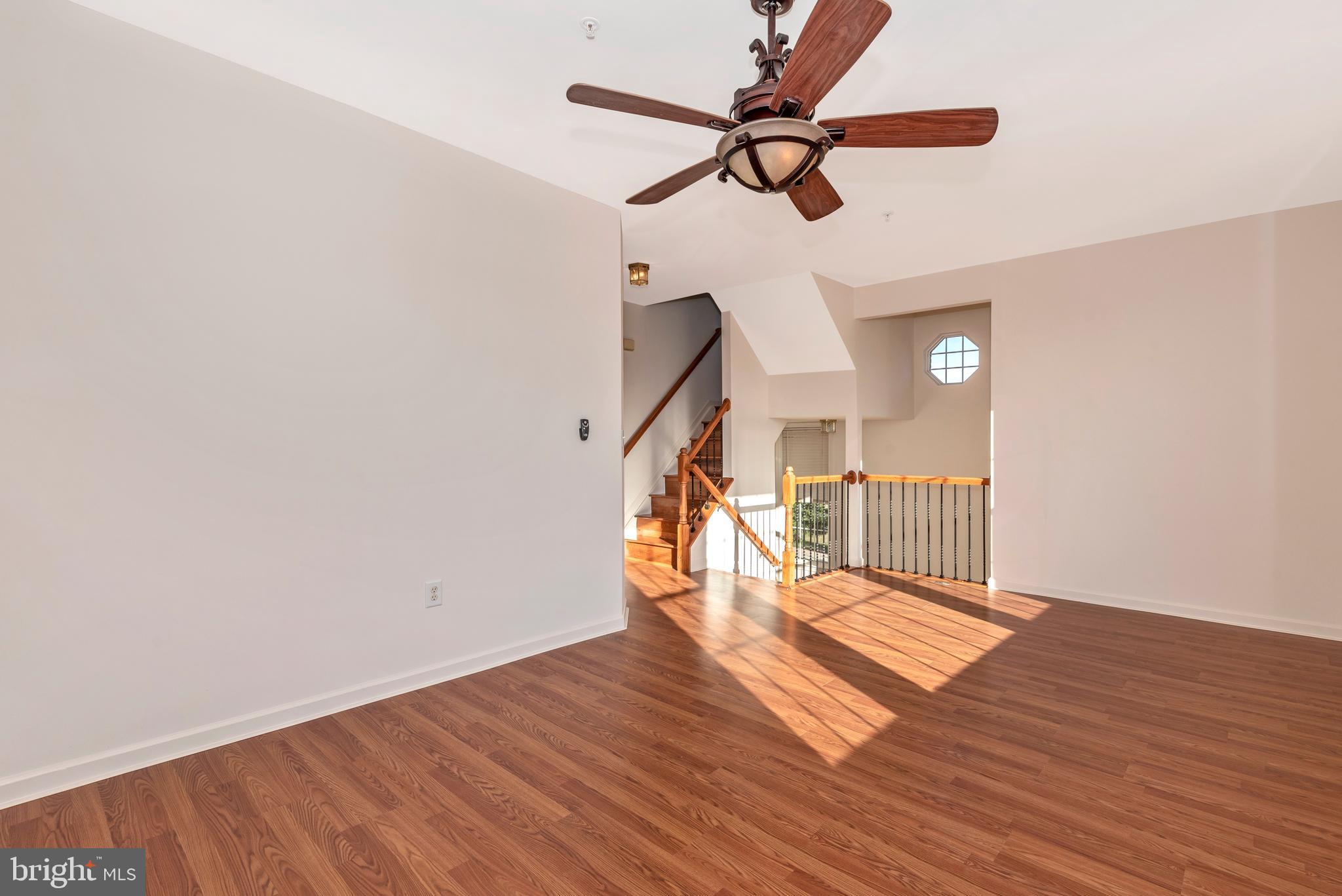 18034 Rockingham Place Germantown, MD 20874 - Photo 8 of 38 Living room