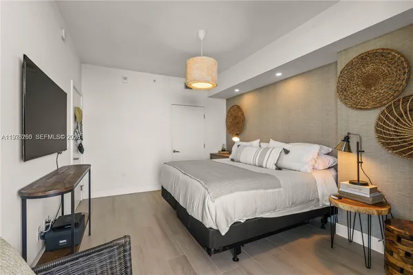 $4,200 | 16385 Biscayne Boulevard, Unit 2406, North Miami Beach, FL 33160