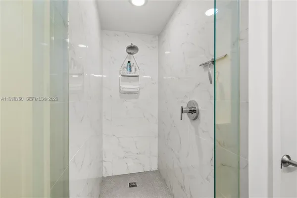 $4,200 | 16385 Biscayne Boulevard, Unit 2406, North Miami Beach, FL 33160