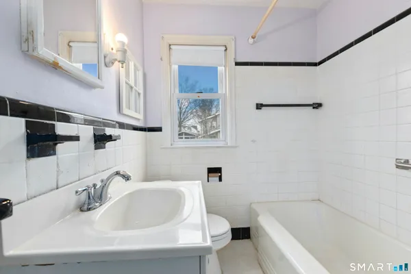 $899,000 | 20 Benson Place, Fairfield, CT 06824