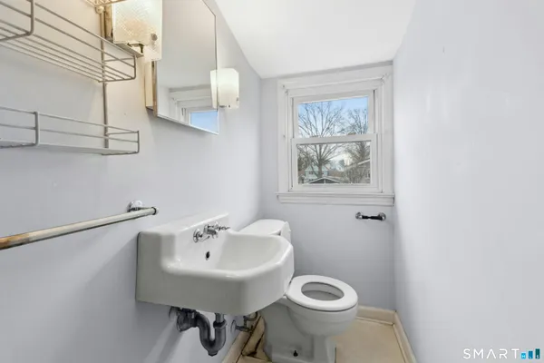 $899,000 | 20 Benson Place, Fairfield, CT 06824