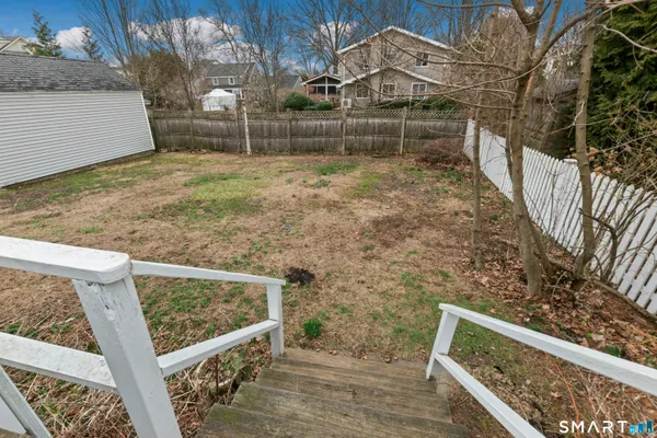 $899,000 | 20 Benson Place, Fairfield, CT 06824