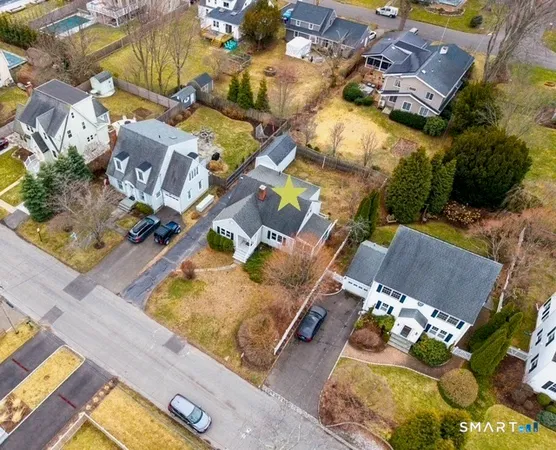 $899,000 | 20 Benson Place, Fairfield, CT 06824
