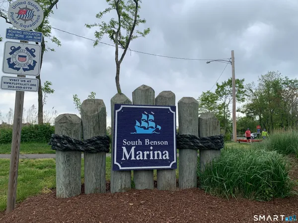 $899,000 | 20 Benson Place, Fairfield, CT 06824