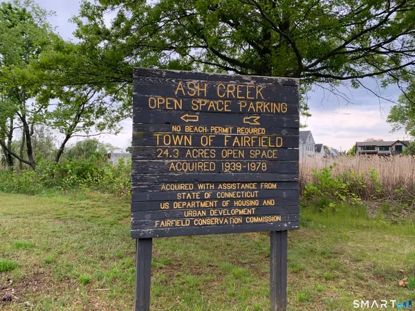 $899,000 | 20 Benson Place, Fairfield, CT 06824