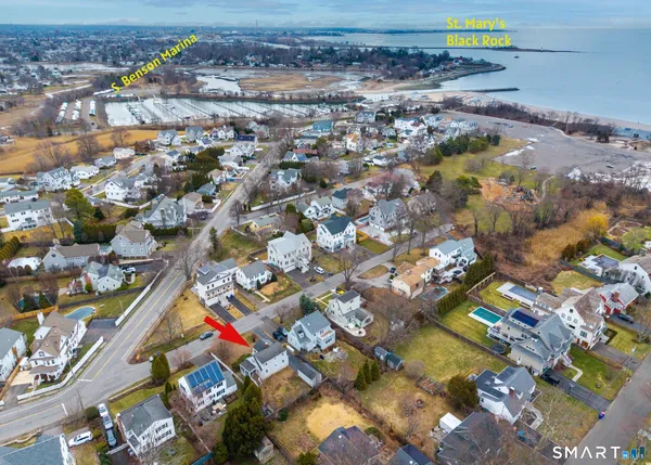 $899,000 | 20 Benson Place, Fairfield, CT 06824