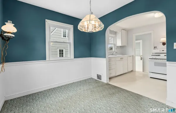 $899,000 | 20 Benson Place, Fairfield, CT 06824