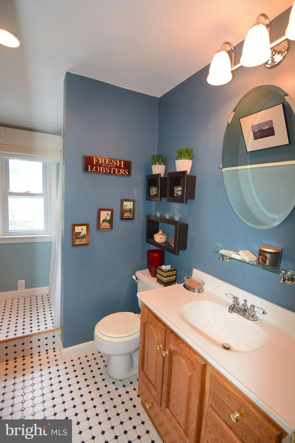 614 Dunkirk Road Baltimore, MD 21212 - Photo 14 of 30 Full Bath #2 bedroom level with ceramic tile