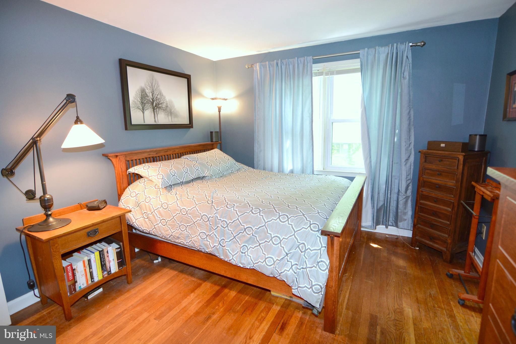 614 Dunkirk Road Baltimore, MD 21212 - Photo 28 of 30 Main level bedroom with sitting room and deck
