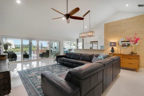 $879,000 | 1560 Wilderness Road, West Palm Beach, FL 33409