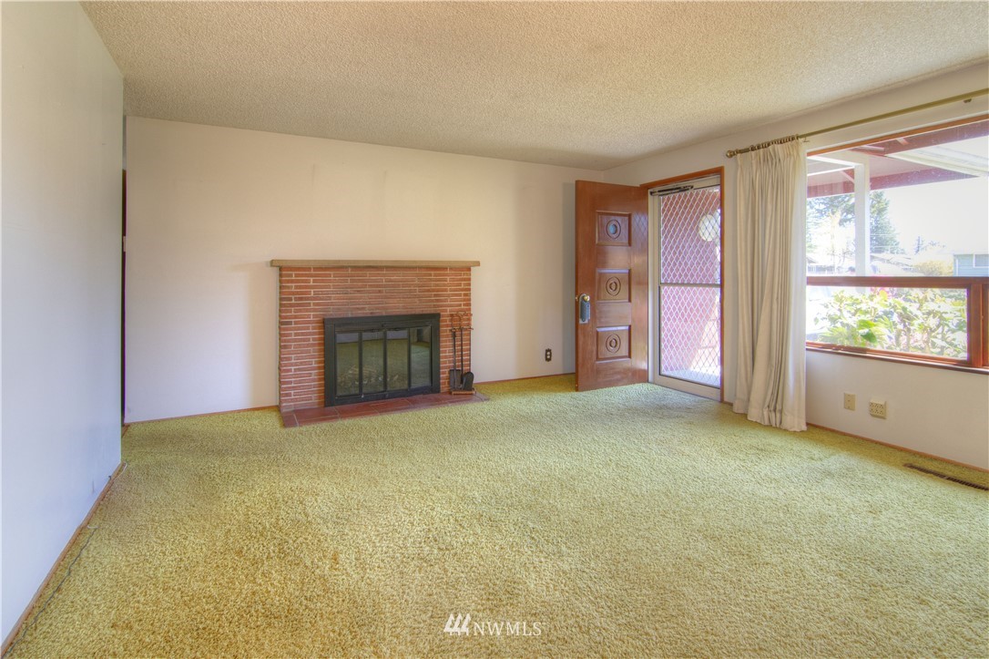 11710 Masonic Road Southwest Lakewood, WA 98498 - Photo 4 of 24 Gallery Image 4