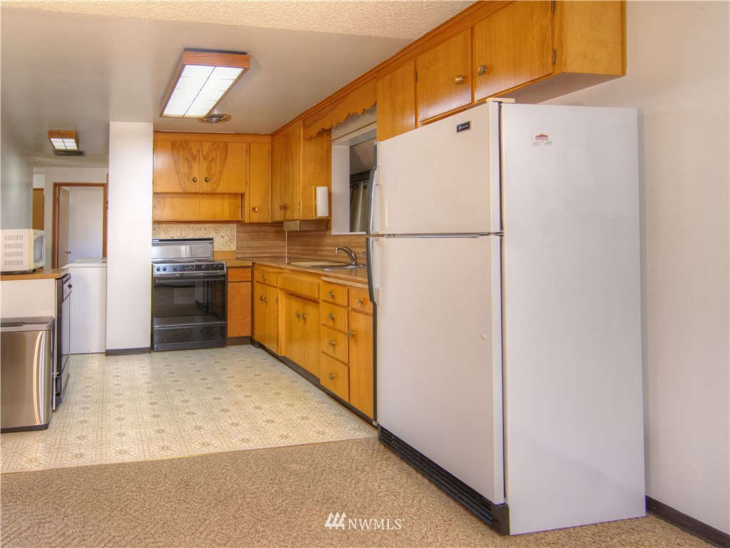11710 Masonic Road Southwest Lakewood, WA 98498 - Photo 6 of 24 Gallery Image 6