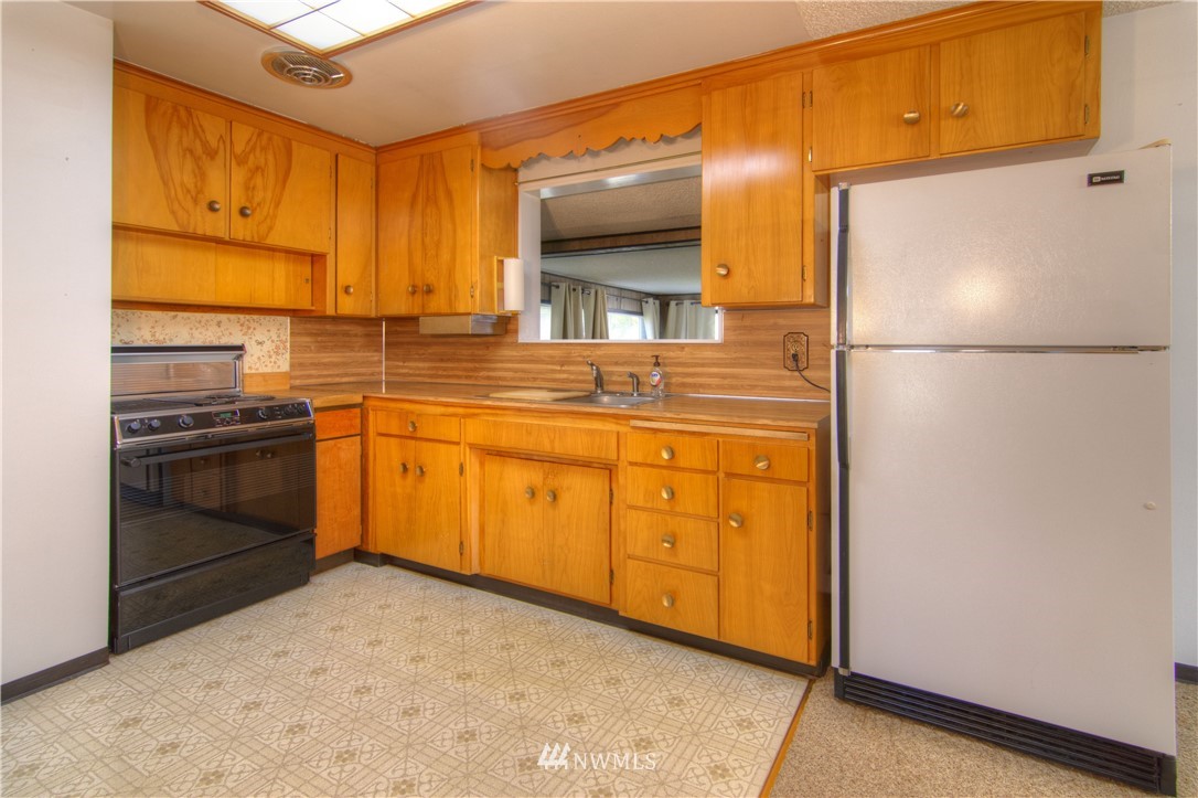 11710 Masonic Road Southwest Lakewood, WA 98498 - Photo 7 of 24 Gallery Image 7