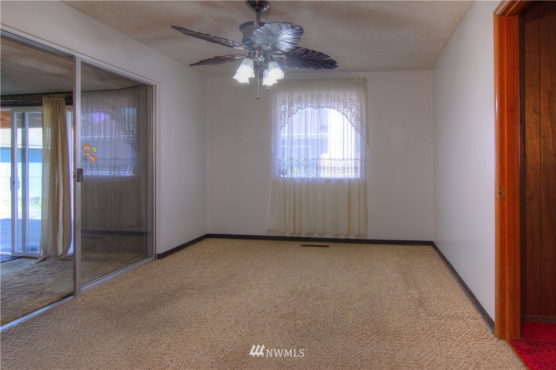 11710 Masonic Road Southwest Lakewood, WA 98498 - Photo 8 of 24 Gallery Image 8
