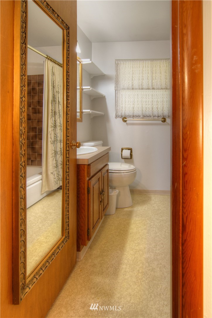 11710 Masonic Road Southwest Lakewood, WA 98498 - Photo 10 of 24 Gallery Image 10