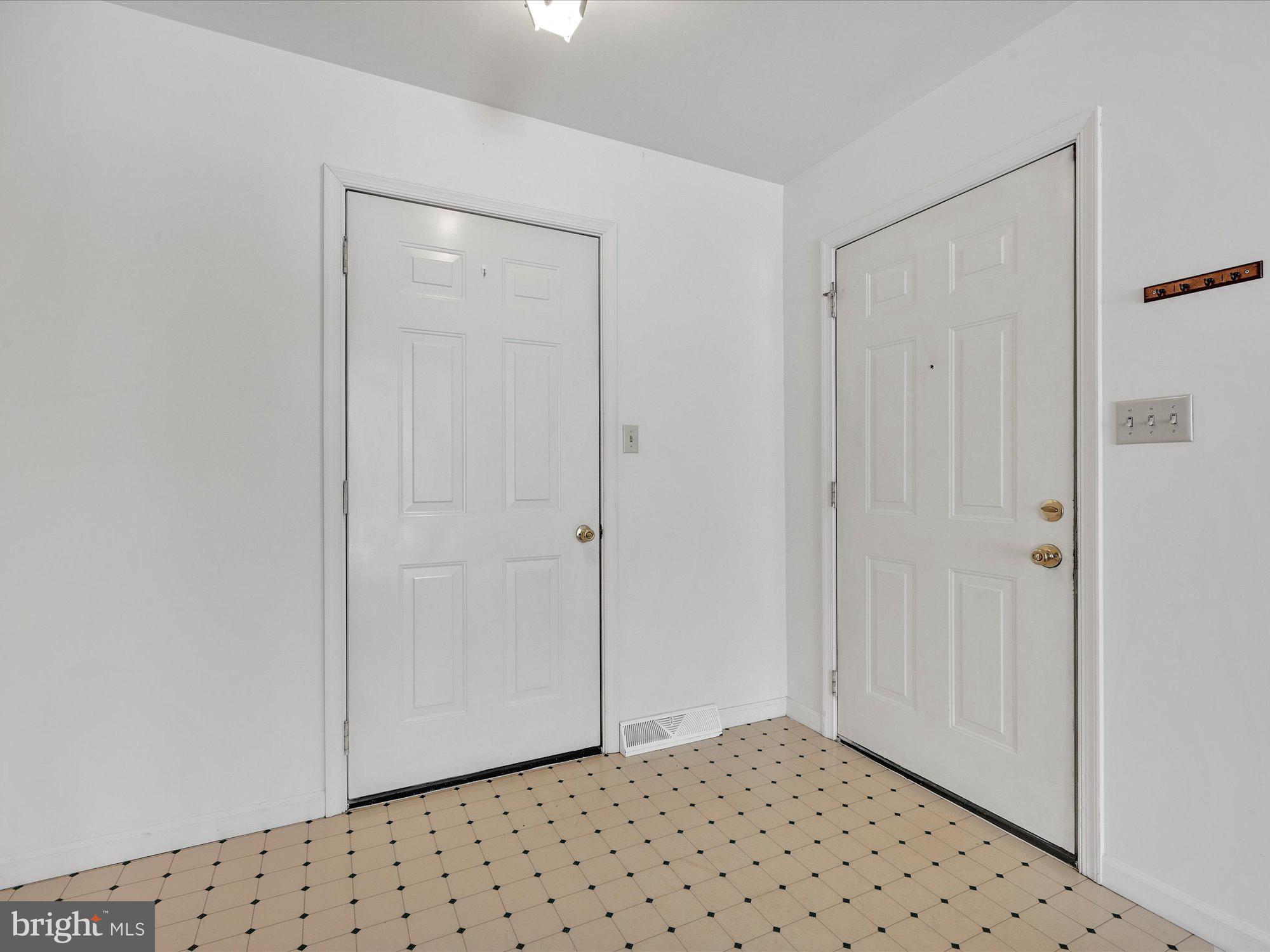 204 Groffdale Road Quarryville, PA 17566 - Photo 3 of 26 Gallery Image 3
