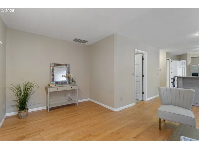 $525,000 | 9125 Southwest Davies Road, Beaverton, OR 97008