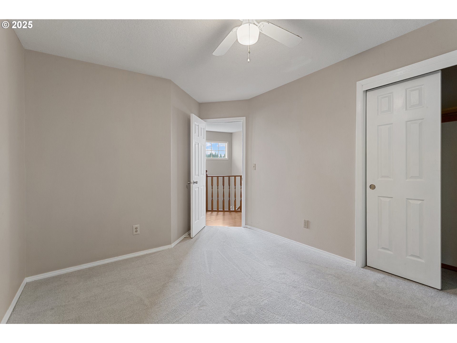 9125 Southwest Davies Road Beaverton, OR 97008 - Photo 28 of 44 a view of an empty room with a window