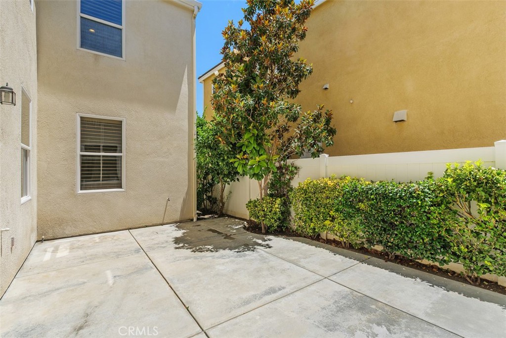 28905 Booth Bay Road Temecula, CA 92591 - Photo 34 of 51 Private Side yard