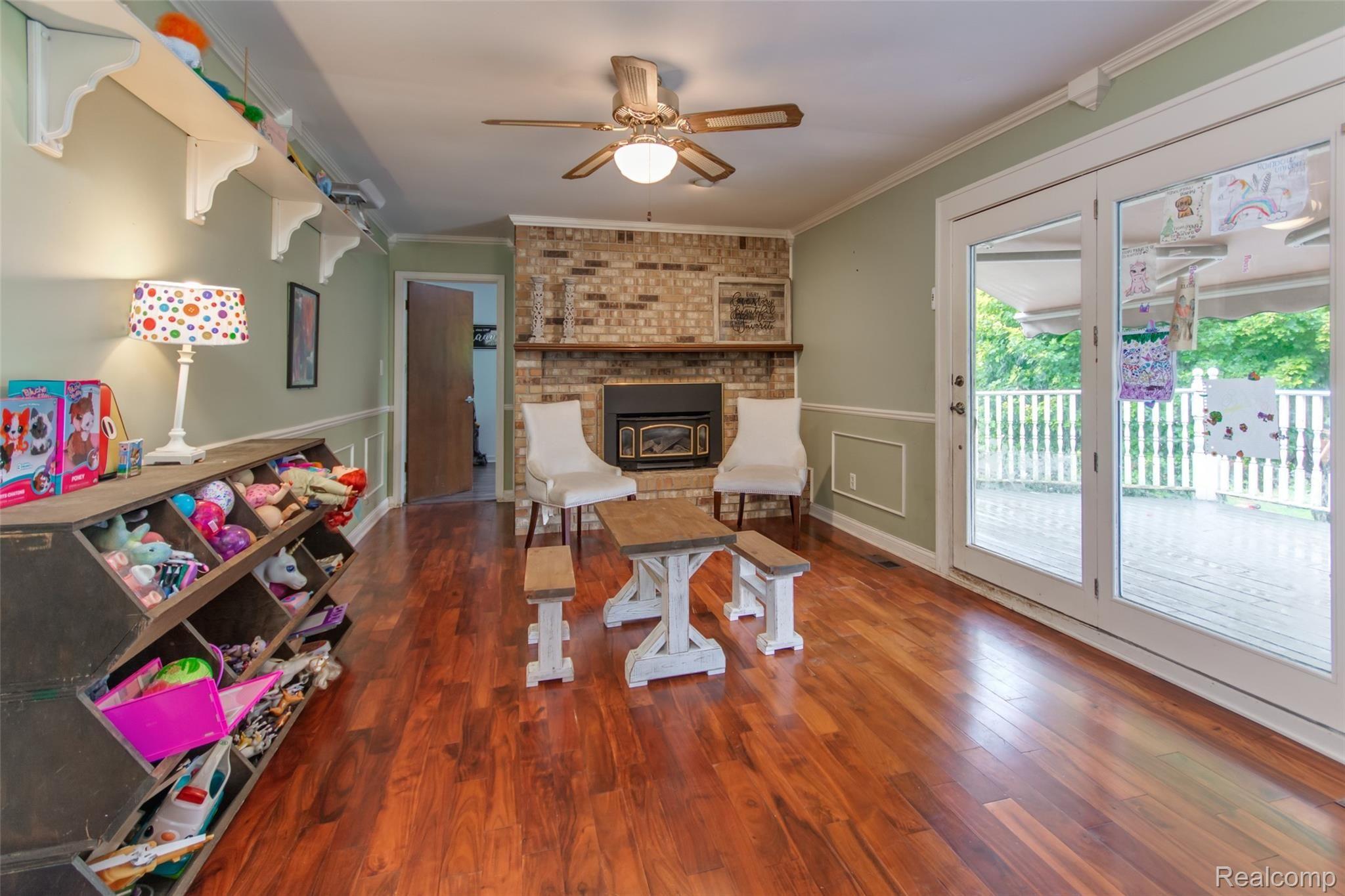 2869 Bullard Road Hartland, MI 48353 - Photo 9 of 26 DSC_7184enf.jpg