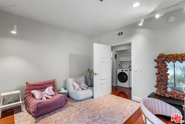 $875,000 | 326 Westminster Avenue, Unit 304, Los Angeles, CA 90020