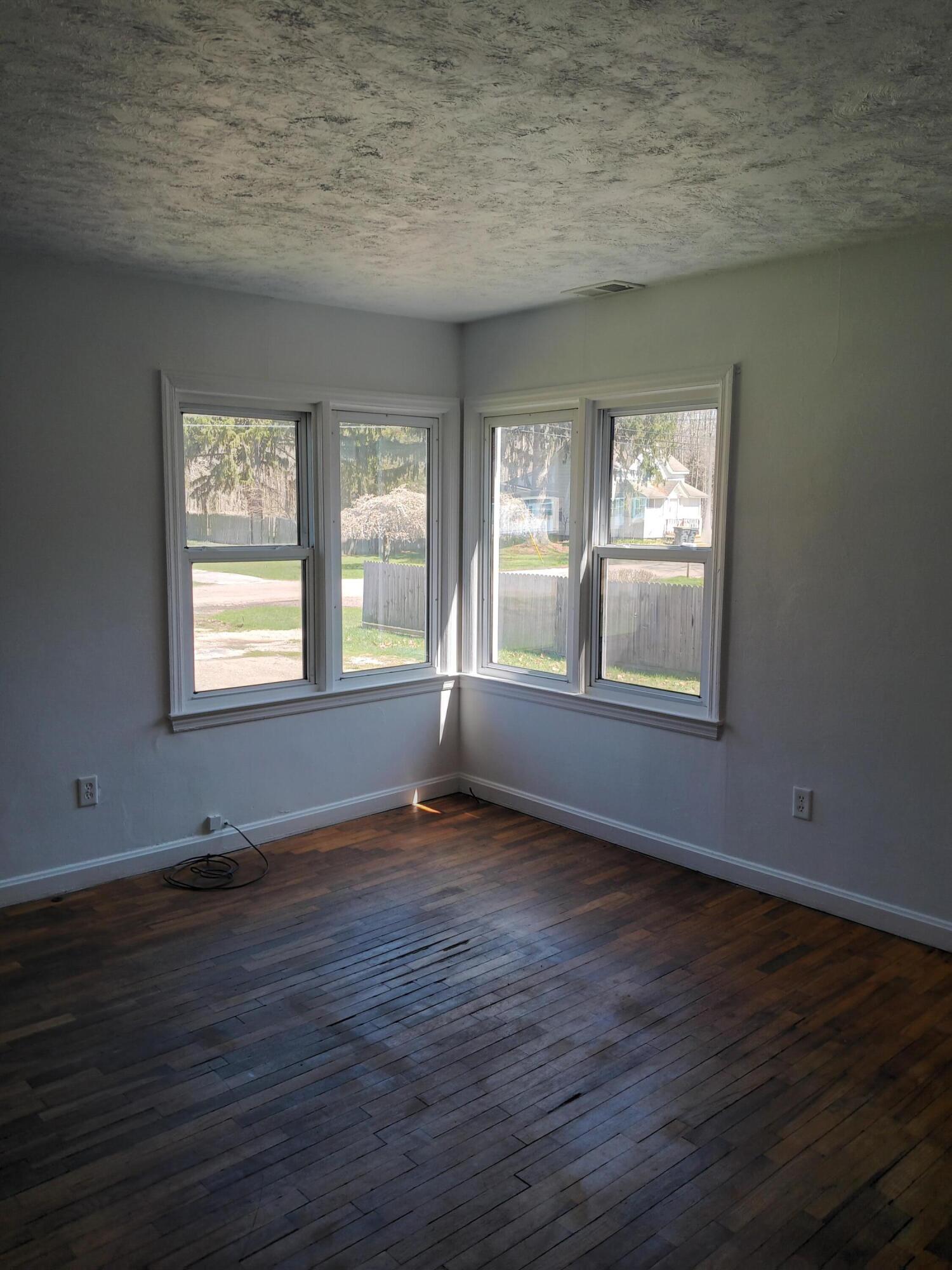 229 West High Street Bangor, MI 49013 - Photo 2 of 11 IMG_20260407_130022