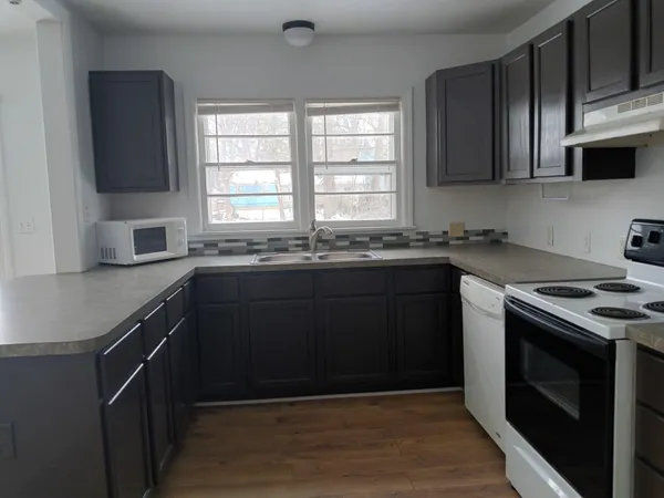 $200,000 | 229 West High Street, Bangor, MI 49013