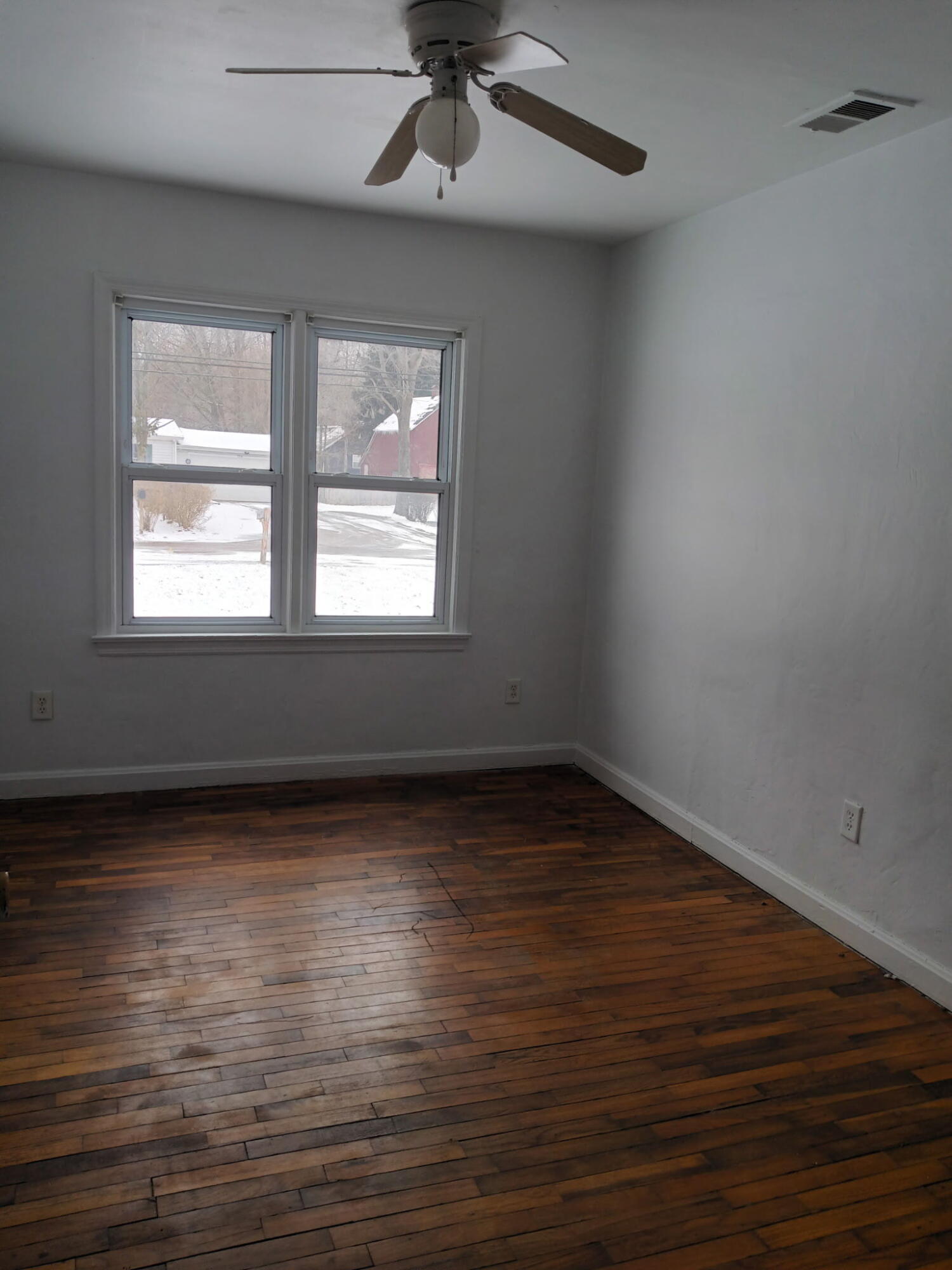 229 West High Street Bangor, MI 49013 - Photo 7 of 11 IMG_20260317_151404
