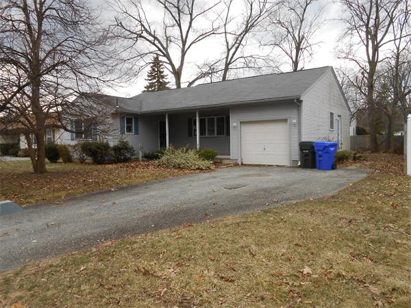 170 Jeffrey Road Springfield, MA 01119 - Photo 3 of 16