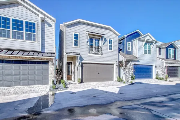 $2,700 | 11014 Cres Light Way, Houston, TX 77043