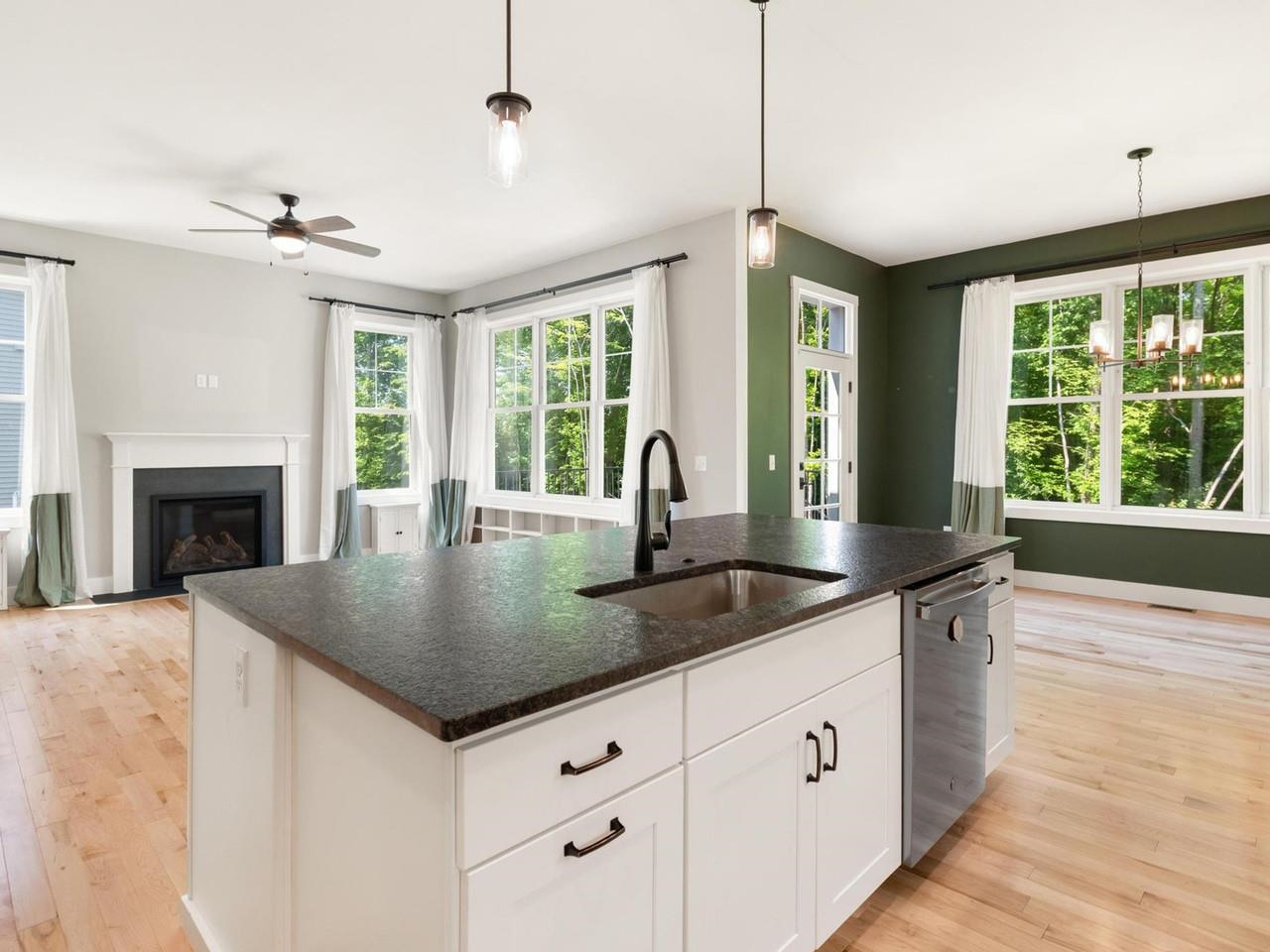 191 Elmore Street Shelburne, VT 05482 - Photo 13 of 51