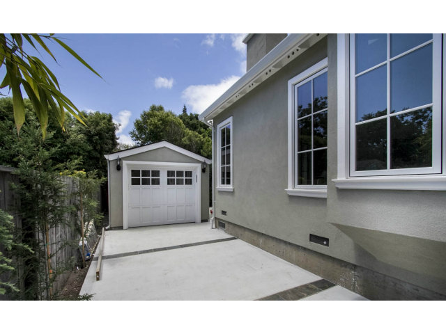 328 Middlefield Road Palo Alto, CA 94301 - Photo 13 of 14 a house view with a garden space