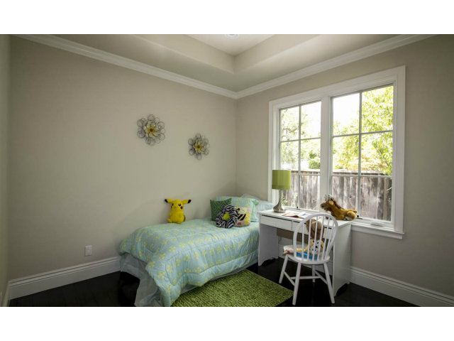 328 Middlefield Road Palo Alto, CA 94301 - Photo 5 of 14 a bedroom with a bed and a window