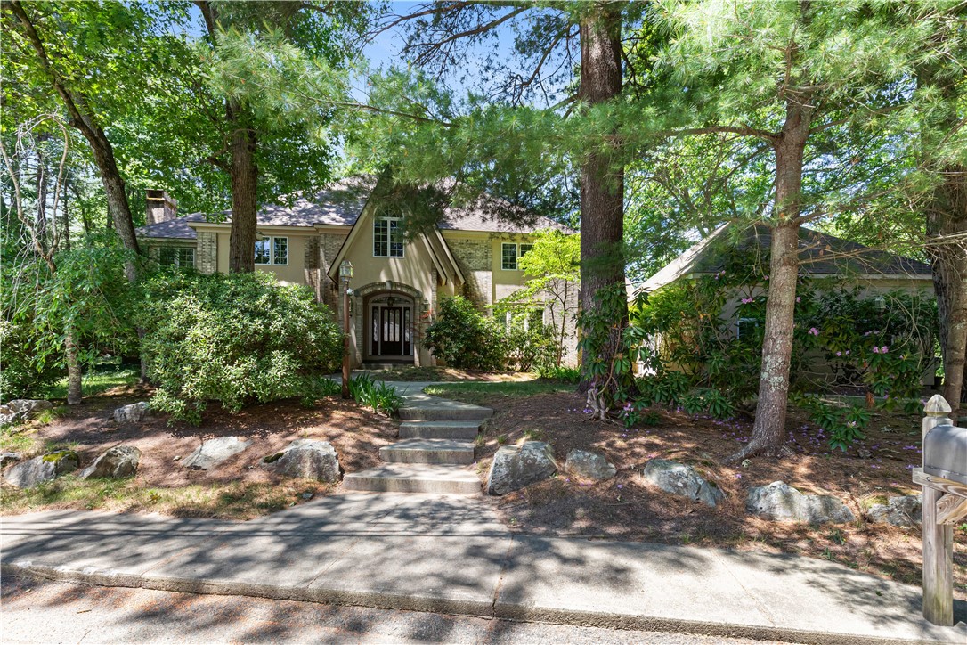 7 Kings Row Cumberland, RI 02864 - Photo 2 of 50