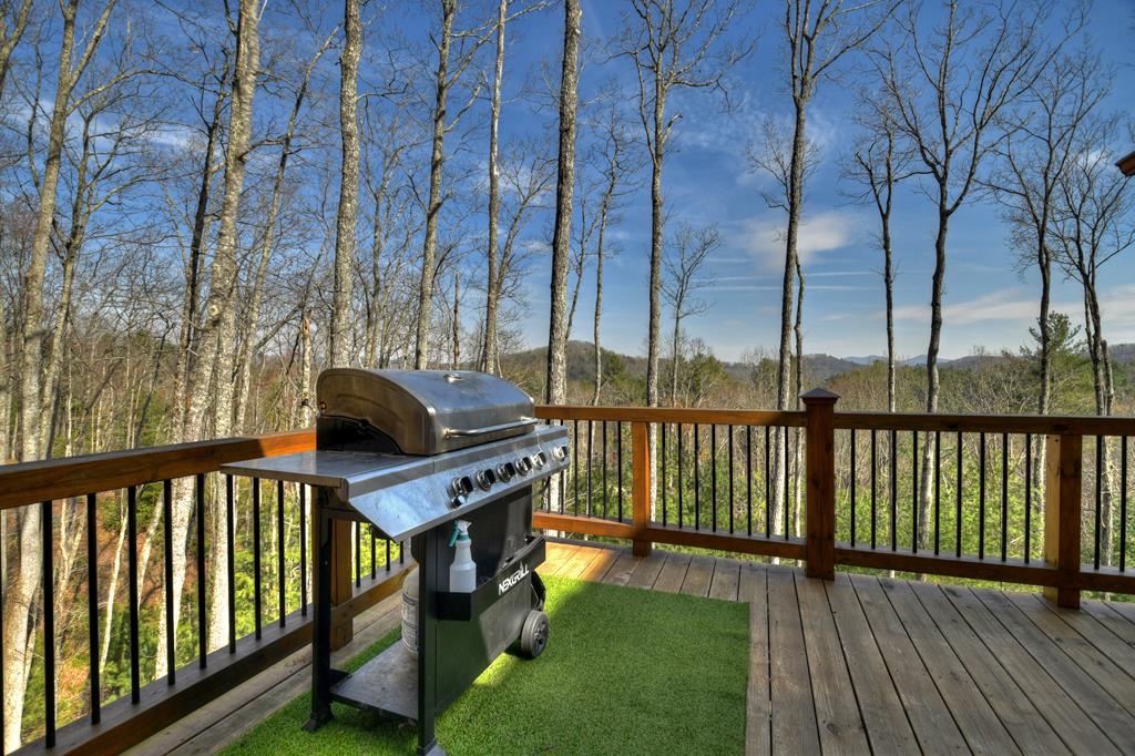 91 Heritage Way Cherry Log, GA 30522 - Photo 10 of 35 a balcony with chairs