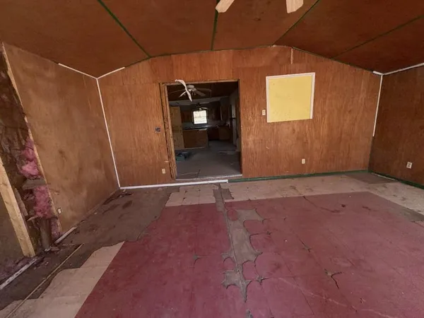 a view of a storage & utility room